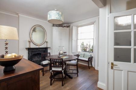 12 Cliftonwood Cresent-2.jpg