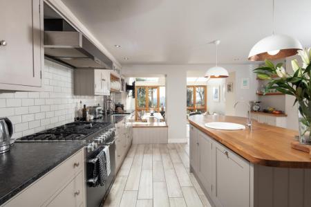 12 Cliftonwood Cresent-3.jpg