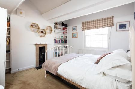 12 Cliftonwood Cresent-9.jpg