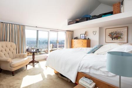 12 Cliftonwood Cresent-10.jpg