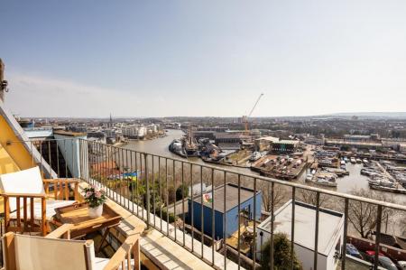 12 Cliftonwood Cresent-12.jpg