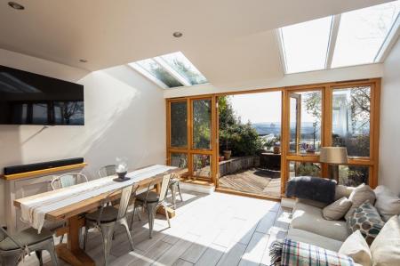 12 Cliftonwood Cresent-5.jpg