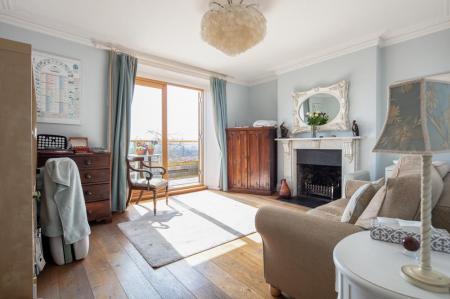 12 Cliftonwood Cresent-1.jpg