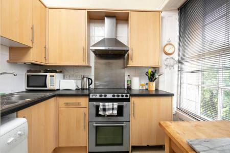 2nd FF 3 Vyvyan Terrace-10.jpg