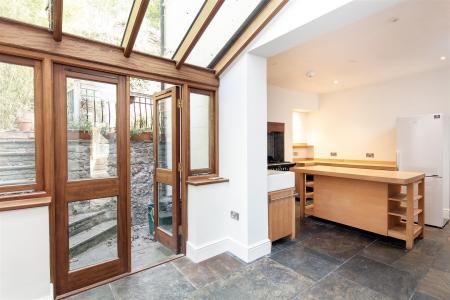 5 Cornwallis Avenue-5.jpg