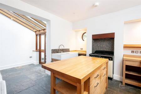 5 Cornwallis Avenue-6.jpg