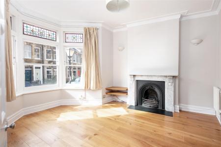 5 Cornwallis Avenue-3.jpg