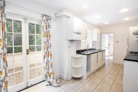 Garden Flat 13 Vyvyan Terrace-9.jpg