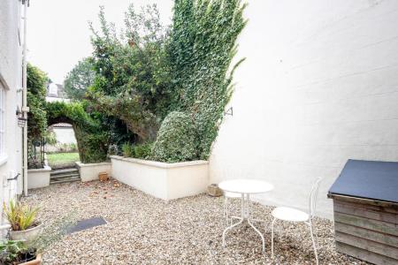 Garden Flat 13 Vyvyan Terrace-14.jpg