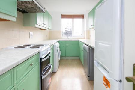 8 Cedar Court-11.jpg