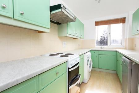 8 Cedar Court-12.jpg