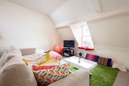 43 Royal York Crescent-8.jpg