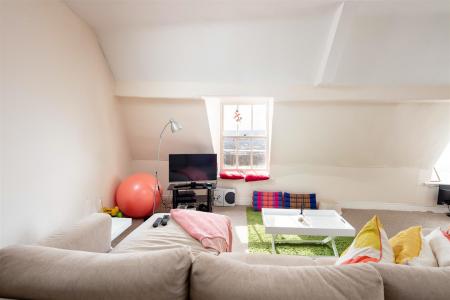 43 Royal York Crescent-9.jpg