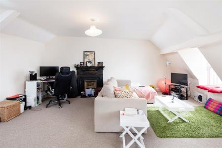 43 Royal York Crescent-7.jpg