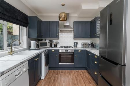 2 Dentwood Grove-13.jpg