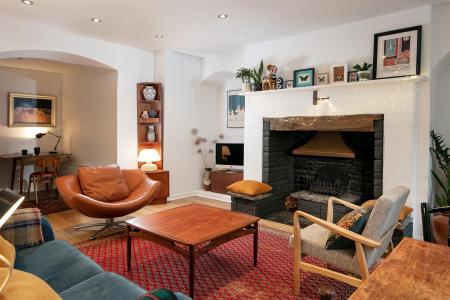 Garden Apartment 23a West Mall-14.jpg