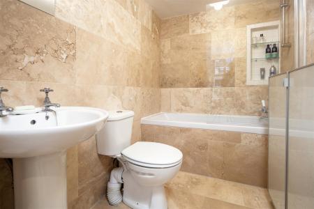 Garden Apartment 23a West Mall-6.jpg