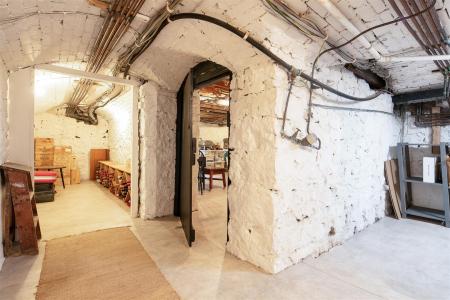 Garden Apartment 23a West Mall-15.jpg