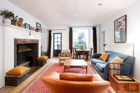 Garden Apartment 23a West Mall-10.jpg