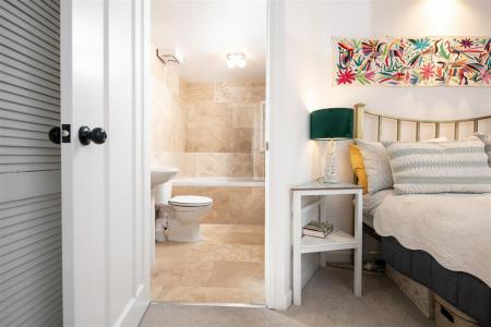 Garden Apartment 23a West Mall-5.jpg