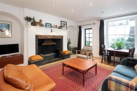 Garden Apartment 23a West Mall-11.jpg