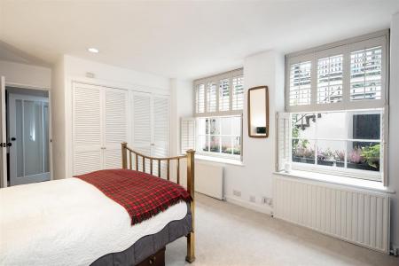 Garden Apartment 23a West Mall-4.jpg