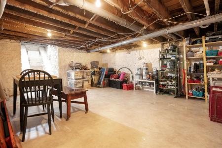 Garden Apartment 23a West Mall-16.jpg