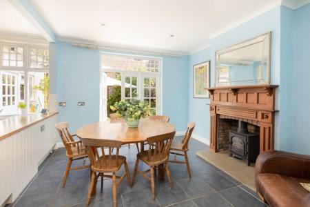 20 Cotham Lawn-9.jpg