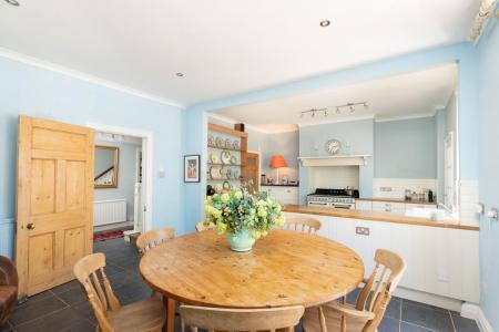 20 Cotham Lawn-11.jpg