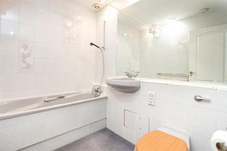 6 Royal York Mews-14.jpg