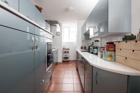 Flat 7 14 Royal York Crescent-9.jpg