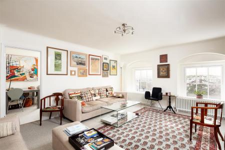 Flat 7 14 Royal York Crescent-14.jpg
