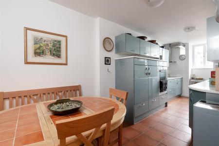 Flat 7 14 Royal York Crescent-8.jpg