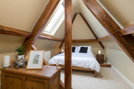 Apt 6 Woodlands-20.jpg