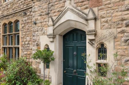 Apt 6 Woodlands-1.jpg