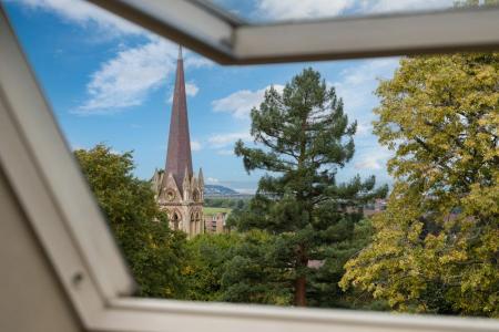 Apt 6 Woodlands-13_EDIT.jpg