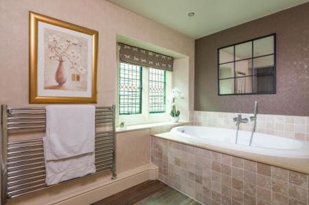 Apt 6 Woodlands-19.jpg