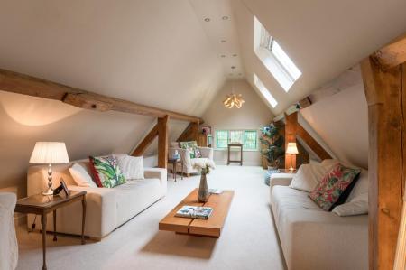 Apt 6 Woodlands-11.jpg