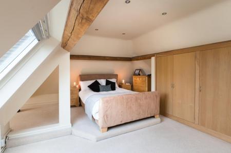 Apt 6 Woodlands-15.jpg