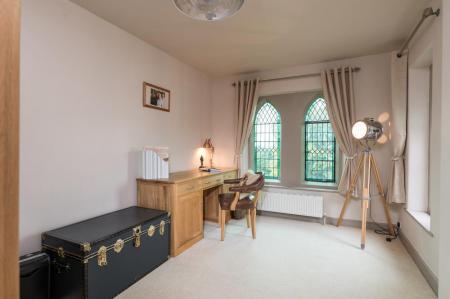 Apt 6 Woodlands-17.jpg