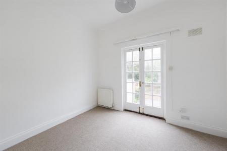 WMALL3GR_5_Ground Floor Flat 3 West Mall.JPG