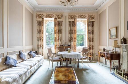 Hall Floor Flat 1 Victoria Square-9.jpg