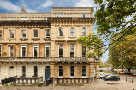 Hall Floor Flat 1 Victoria Square-1.jpg