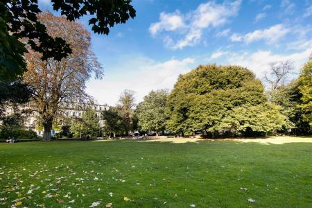 Victoria Square Gdns.jpg