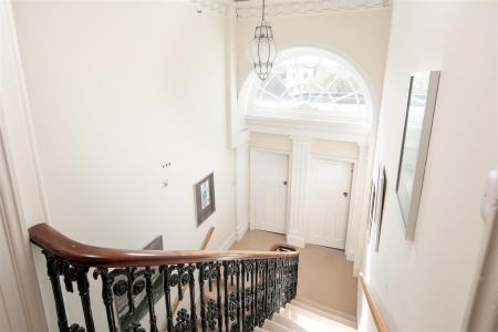 Upper Maisonette 24 Caledonia Place-5.jpg