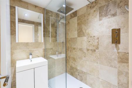 Shower room.jpg