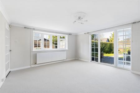105452_24A Druid Stoke Avenue(9).jpg