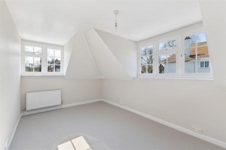 105452_24A Druid Stoke Avenue(18).jpg