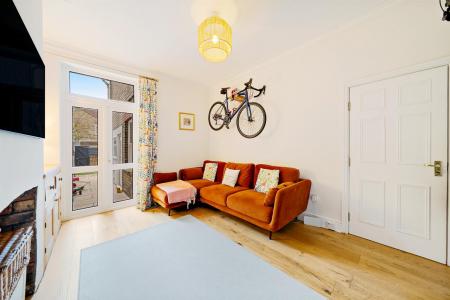 6 Leighton Road 8.jpg