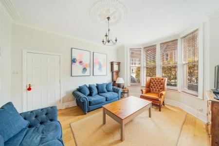 6 Leighton Road 4.jpg